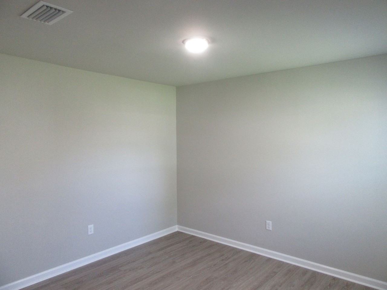 1300 Grace Ave Apt D - Photo 7 of 15