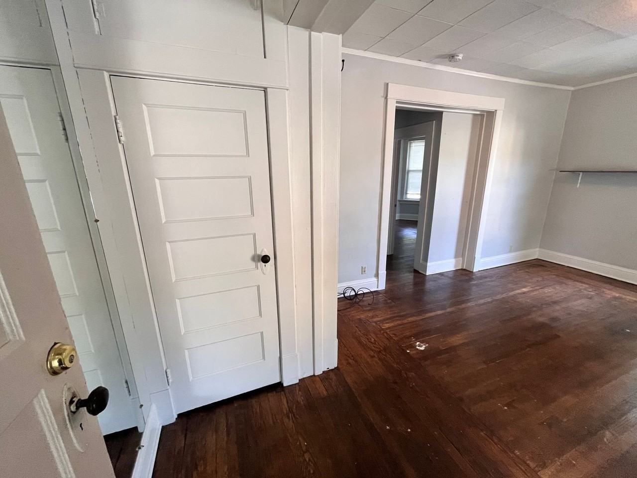 125 W Lutz Ave - Photo 2 of 32