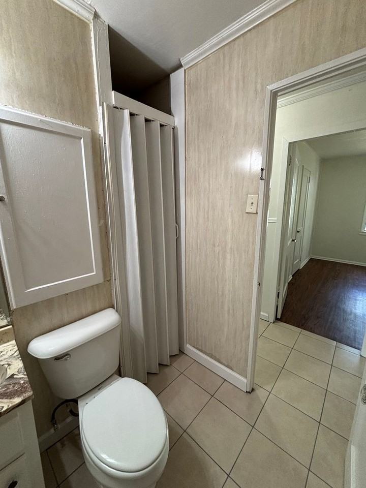 7858 Nimitz Road - Photo 5 of 13