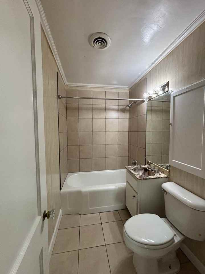 7858 Nimitz Road - Photo 6 of 13