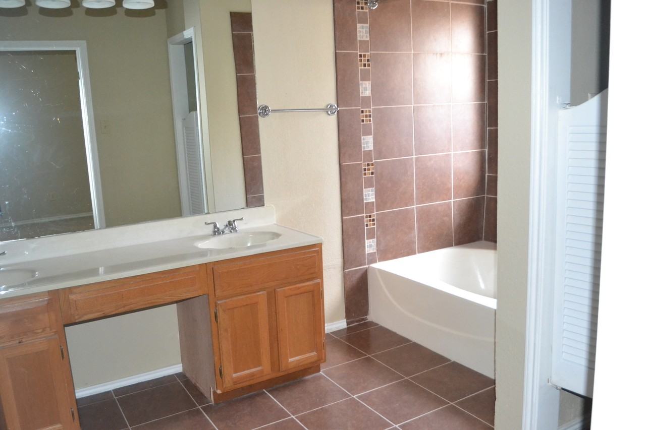 5917 Beckett Dr - Photo 5 of 16