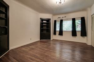 featured image of 961 W 5th Ave