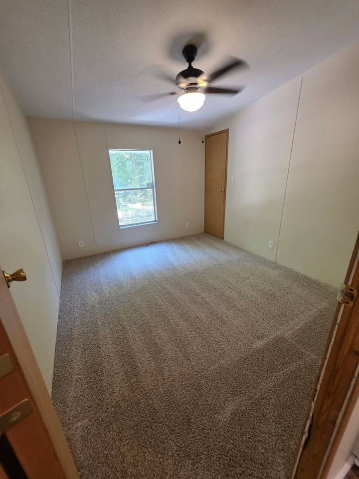 6010 Robin Rd - Photo 3 of 9