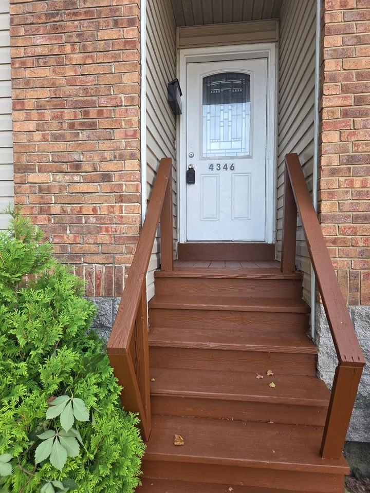 4346 Swan Avenue - Photo 2 of 17