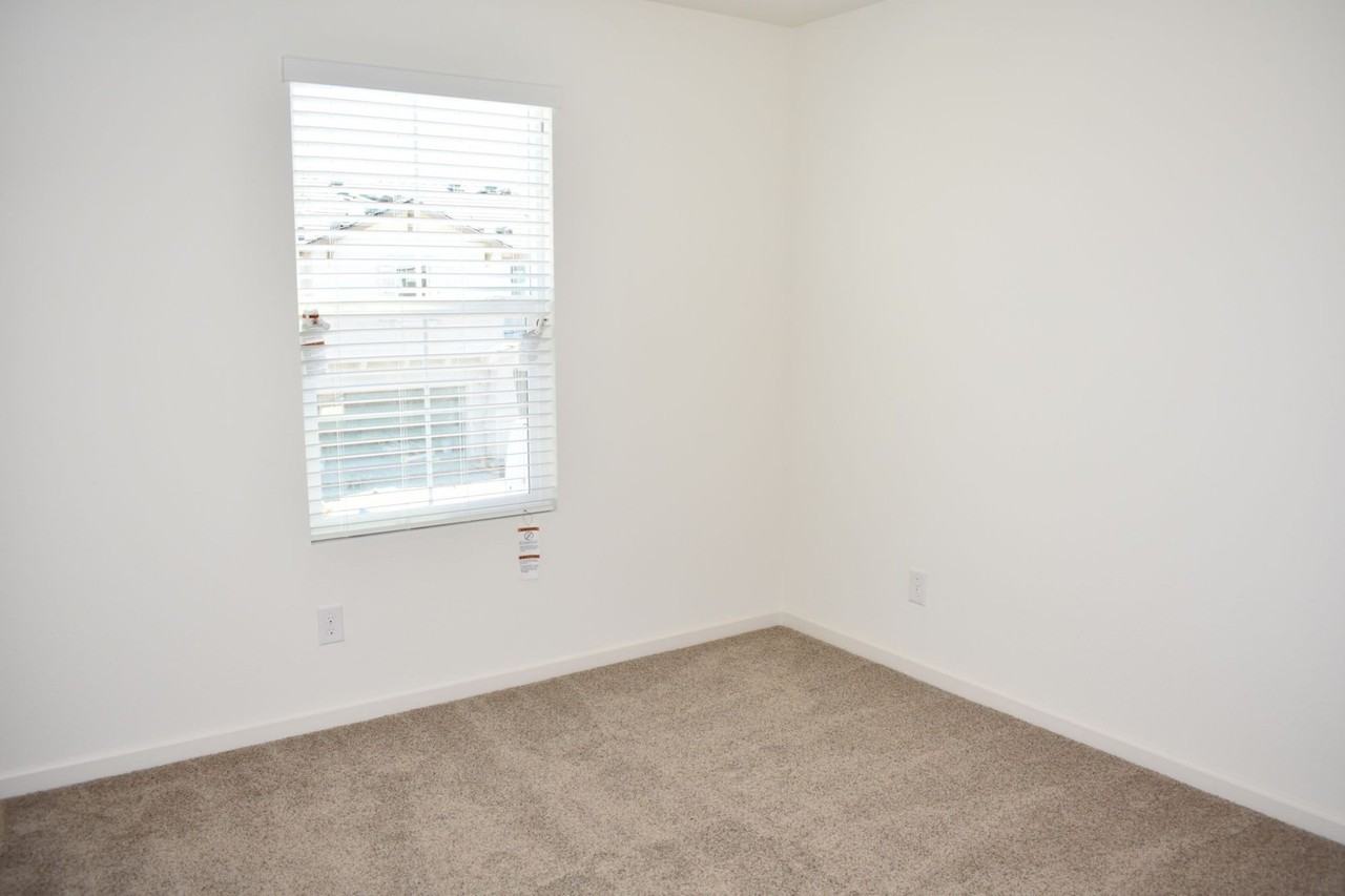 6114 Mehrten Cir - Photo 5 of 28