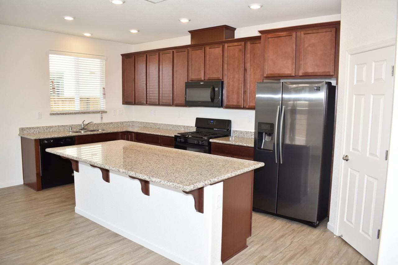 6114 Mehrten Cir - Photo 4 of 28