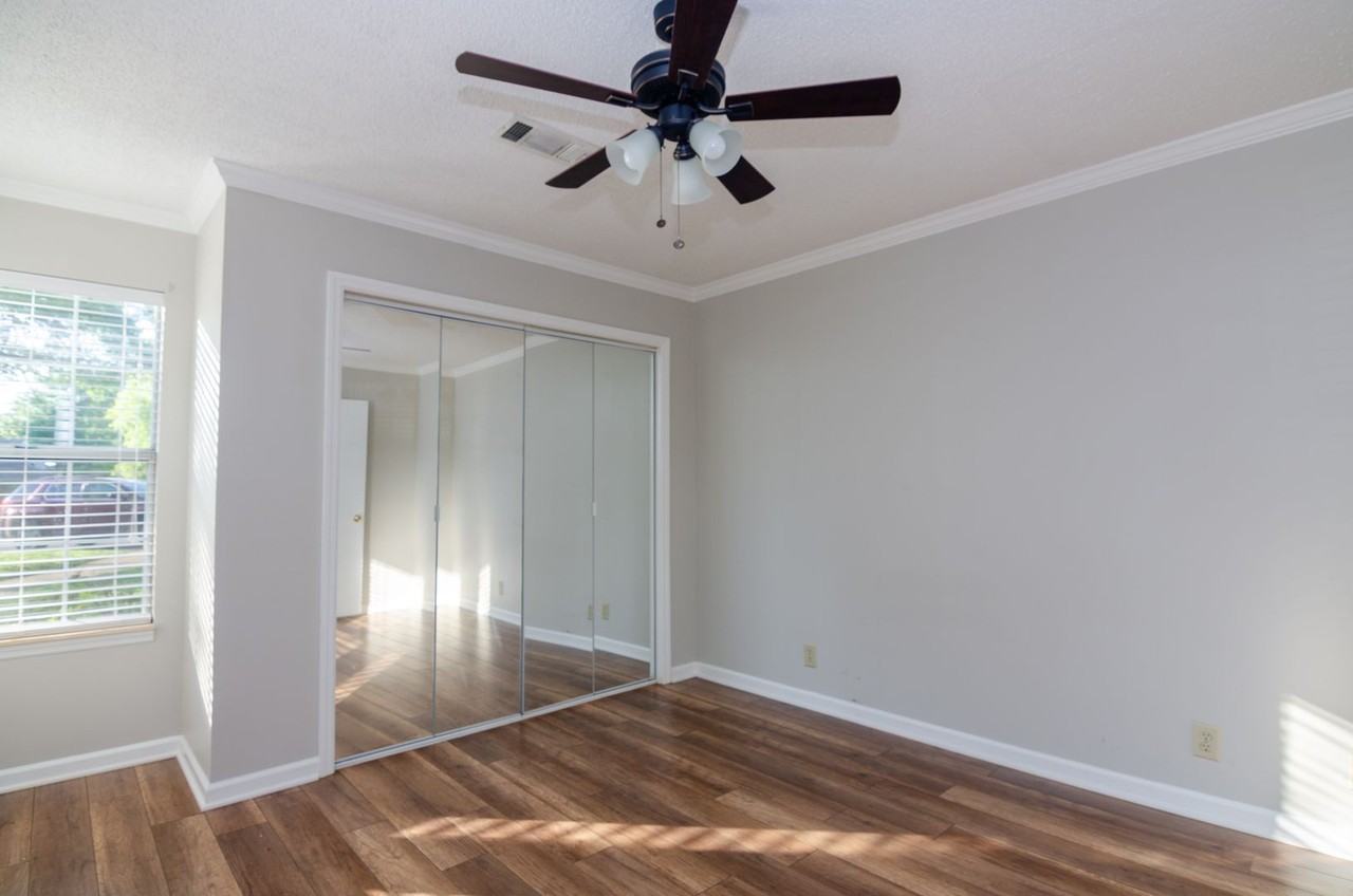 313 Yorkshire Cir - Photo 7 of 14