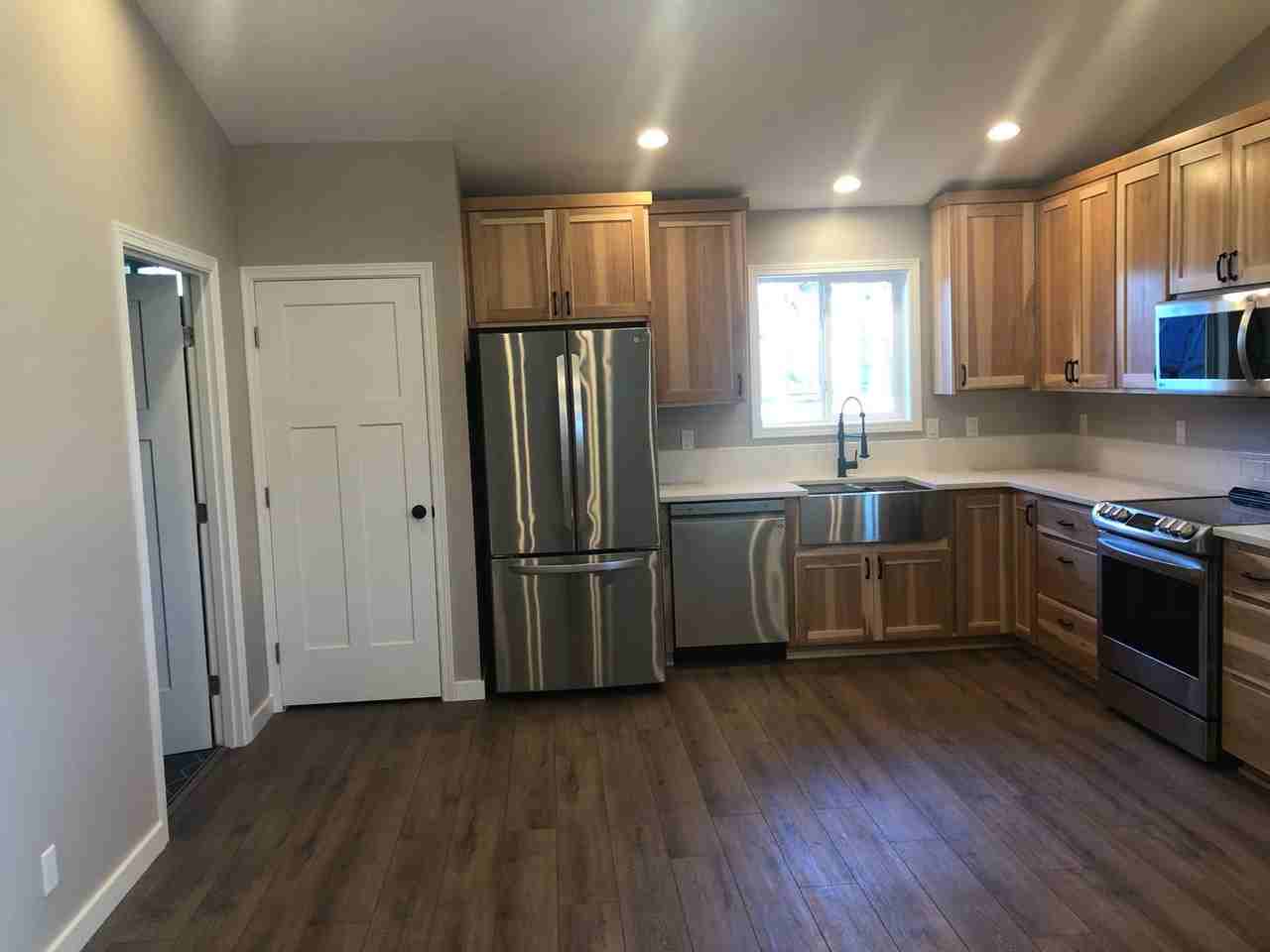 488 17th St - Photo 6 of 20