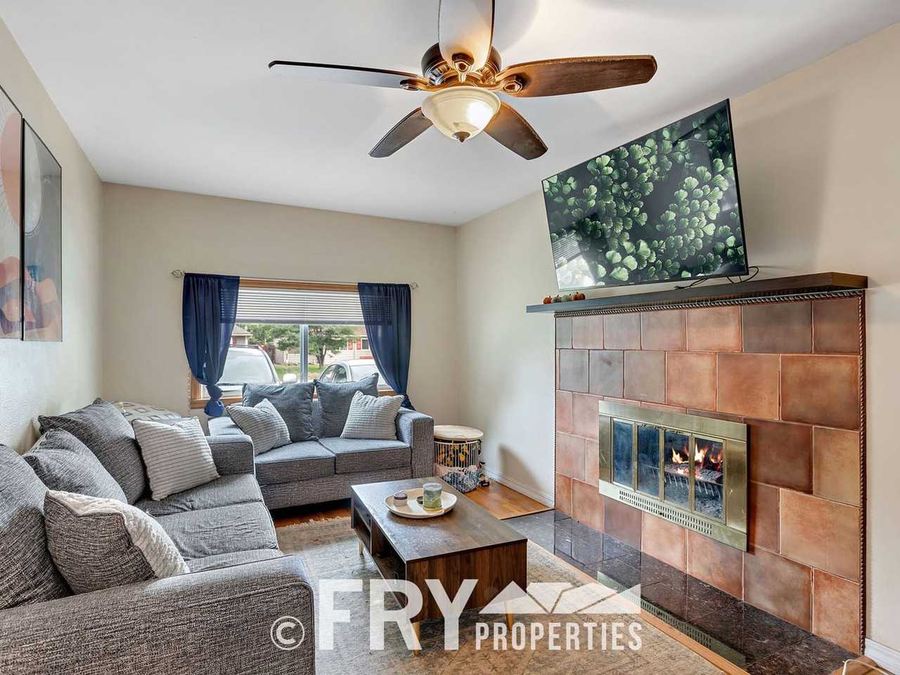 5081 Elm Ct - Photo 5 of 17