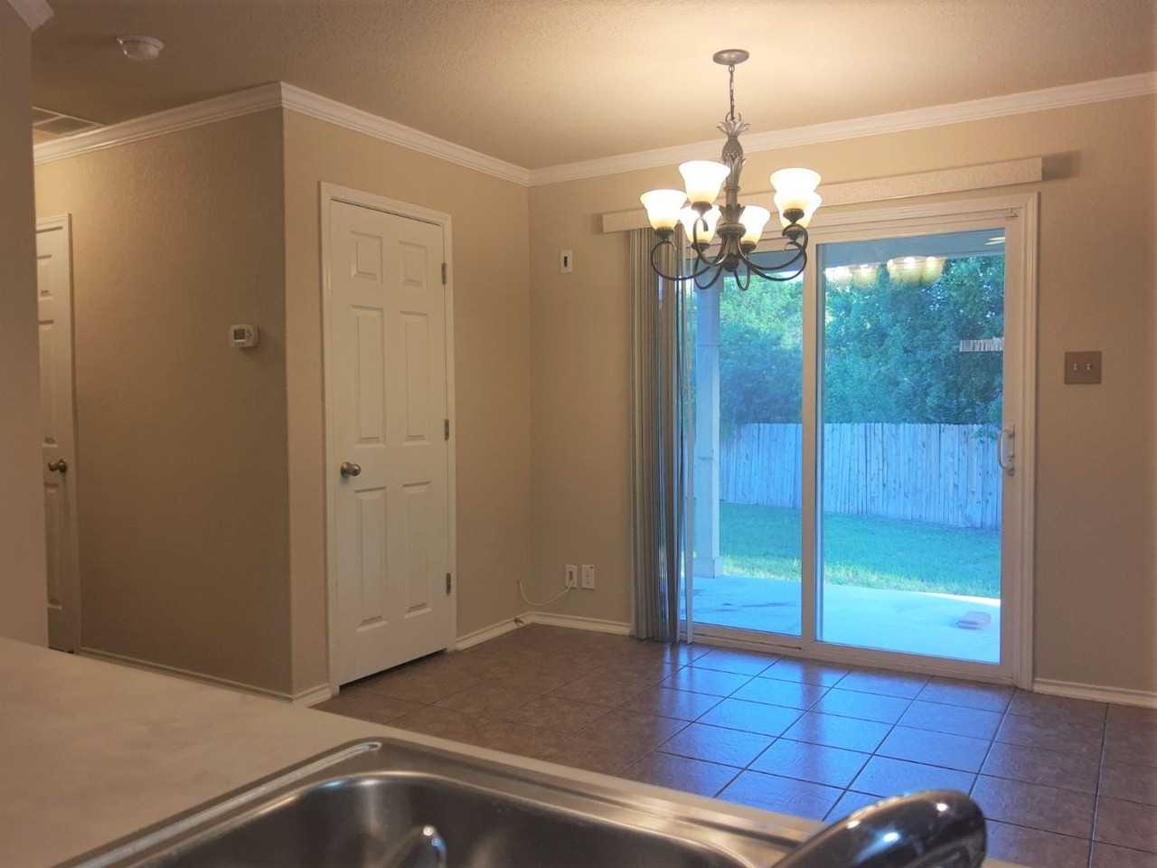 602 Diana Dr - Photo 5 of 19