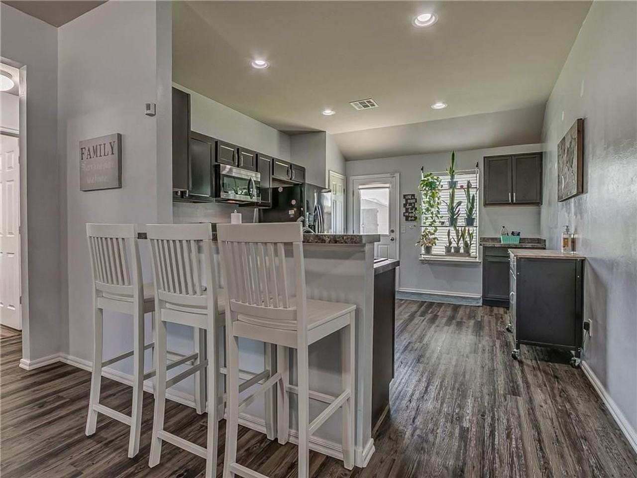 1912 West Autumn Way - Photo 7 of 33