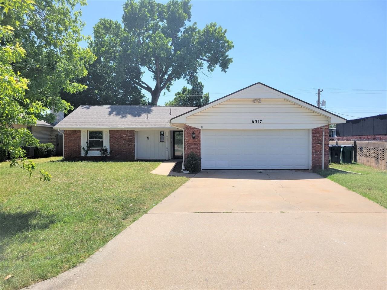 6317 North Warren Avenue - Photo 2 of 26