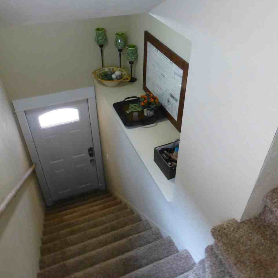 405 E Virginia Ave - Photo 2 of 16