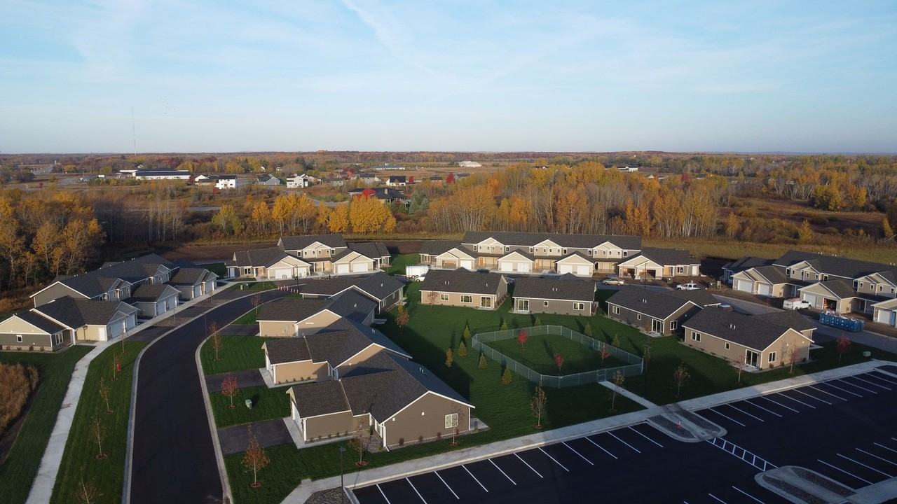 The Pines Townhomes 3175 - Photo 7 of 23