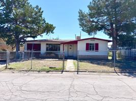 featured image of 3 W Wells St