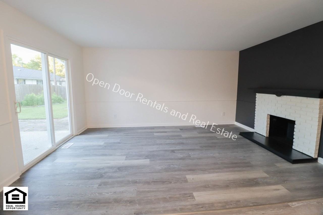 6820 Raintree Rd - Photo 3 of 15