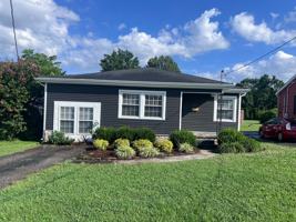 featured image of 832 Nutwood St