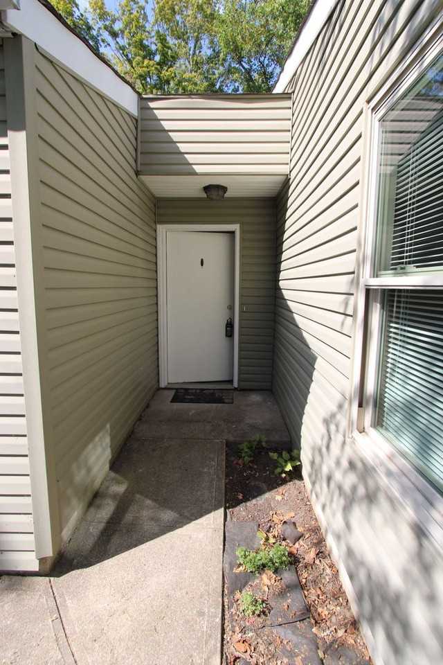 7162 Woodridge Dr - Photo 3 of 27
