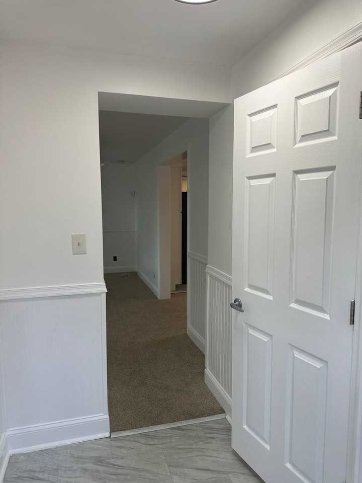 24 Admiral Blvd - Photo 2 of 28