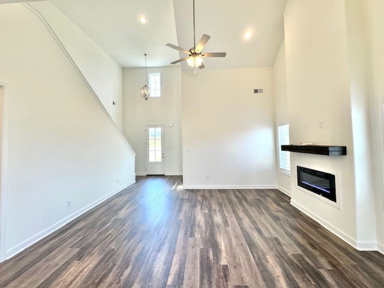 60 Hughetta St N - Photo 2 of 12