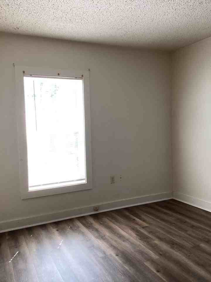 523 West 14th Street - Photo 7 of 14