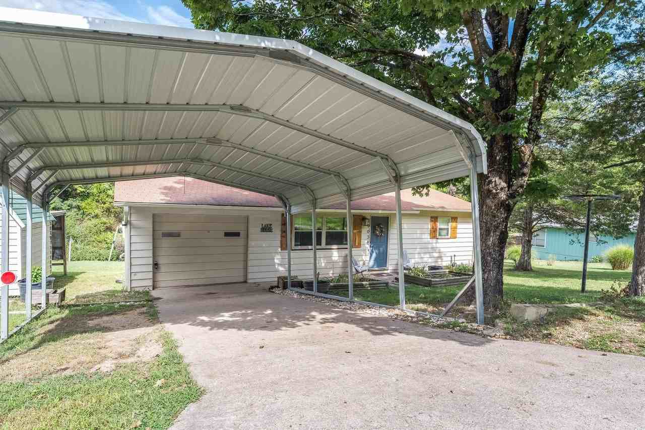 19038 Pinecrest Ln - Photo 3 of 28