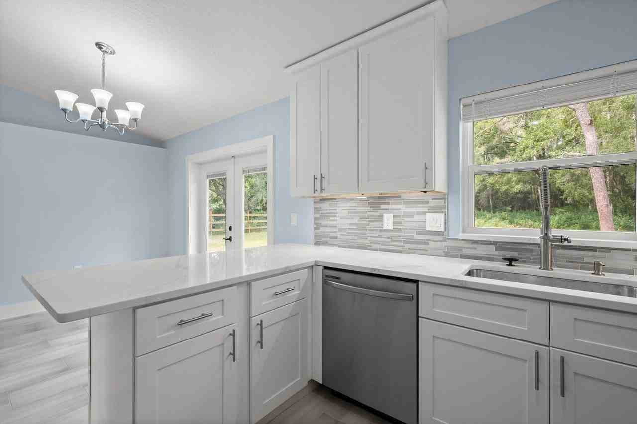 4007 Meadow Run Ln - Photo 3 of 37