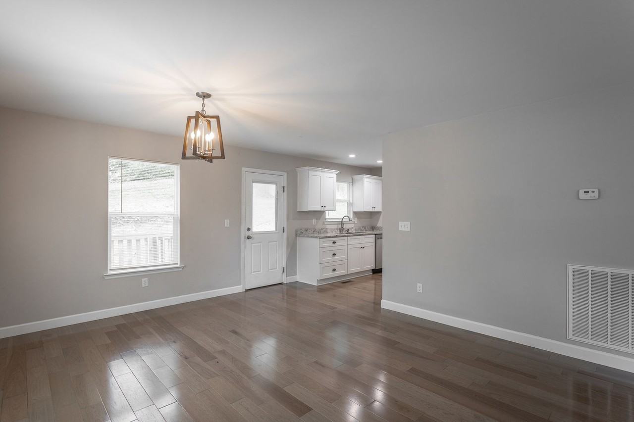300 W Ridgewood Ave - Photo 5 of 33
