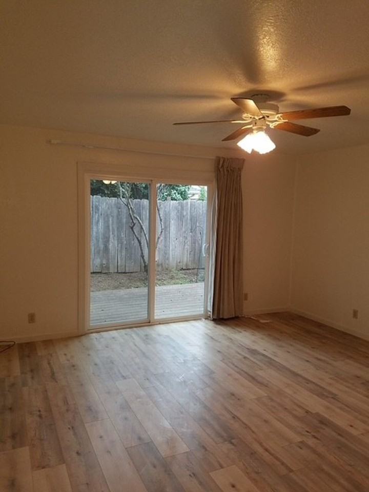 615 Beverly Way - Photo 3 of 14