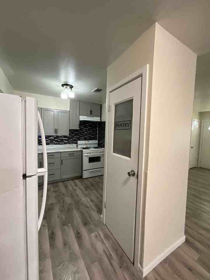 1314 Oak Dr - Photo 7 of 19