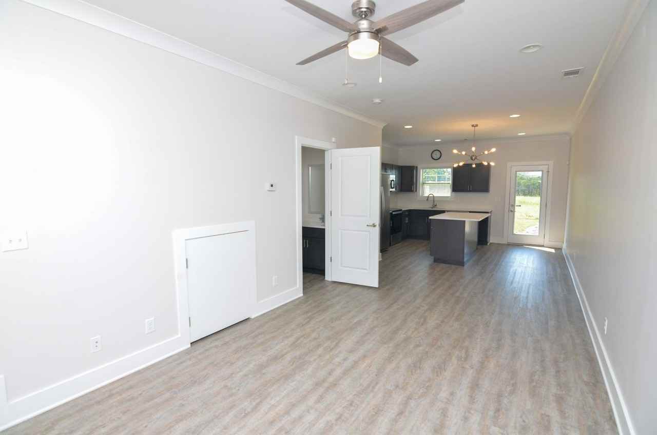 121 Bellvue Dr - Photo 2 of 15