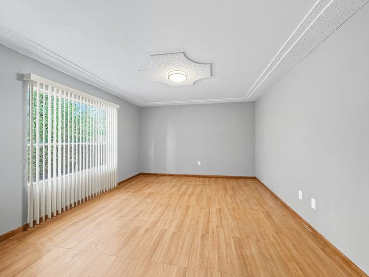 106 Maple Ct - Photo 2 of 25