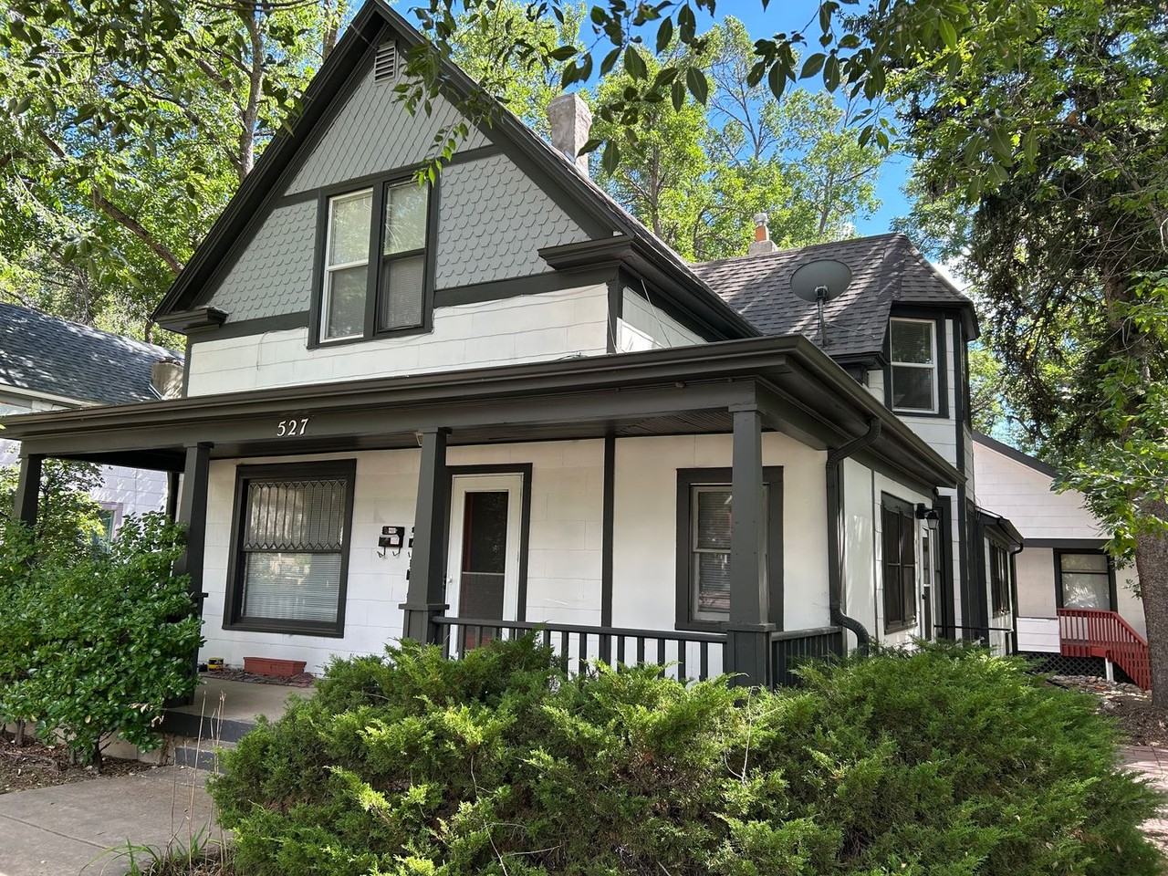 528 E Platte Ave - Photo 3 of 10