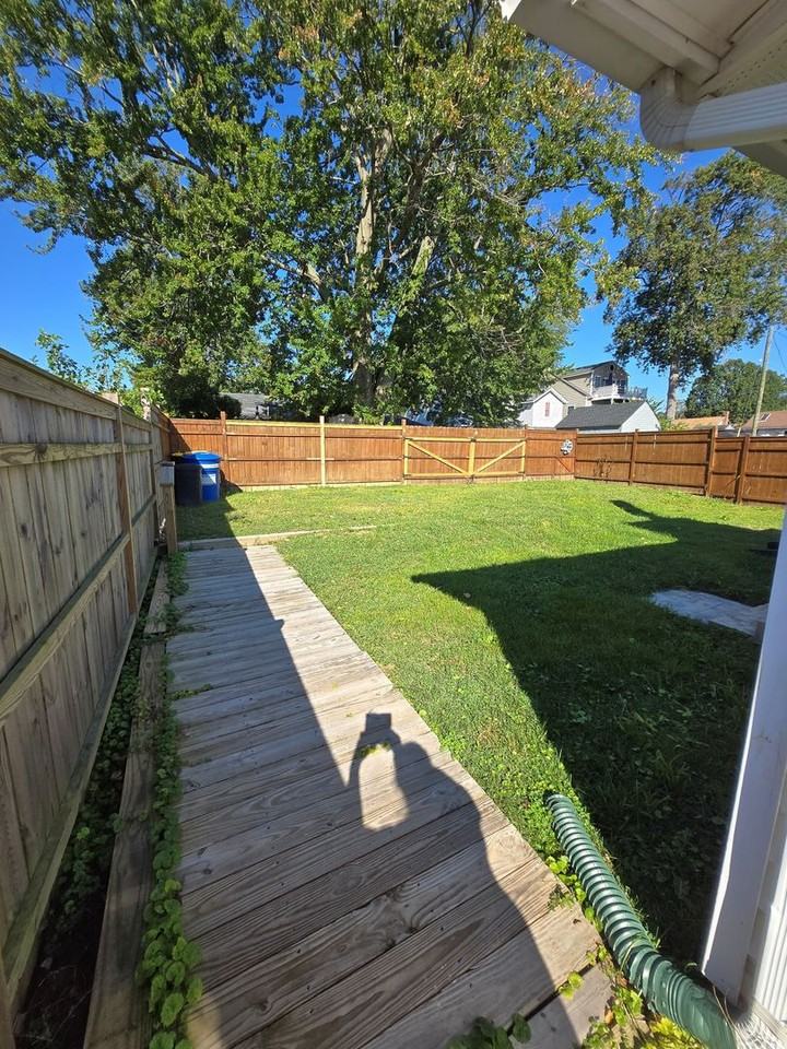 8728 Bayside Rd - Photo 3 of 23