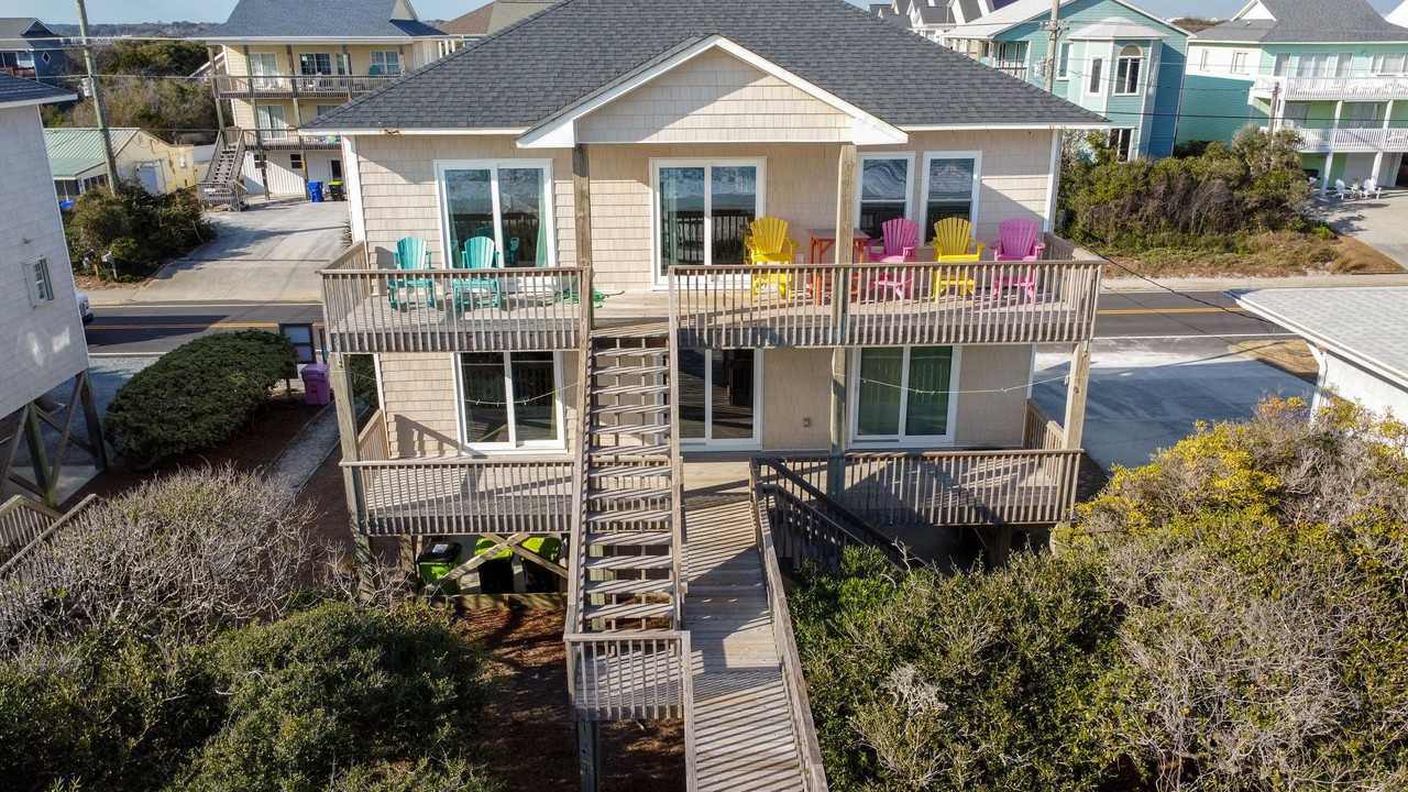 1526 S Shore Dr - Photo 2 of 26