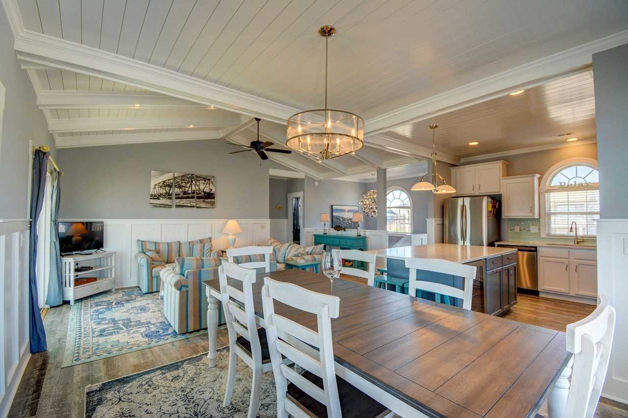 1526 S Shore Dr - Photo 4 of 26
