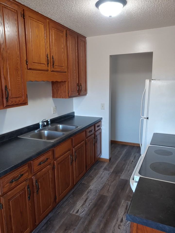 4621 University Ave Ne #201 - Photo 3 of 11