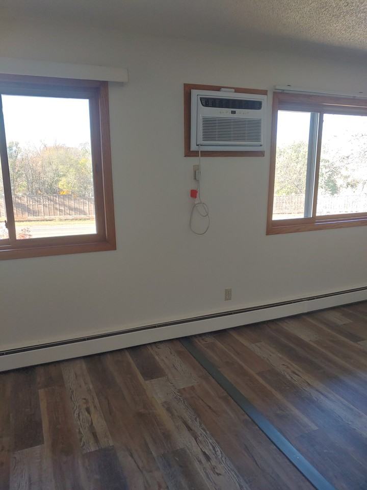 4621 University Ave Ne #201 - Photo 7 of 11