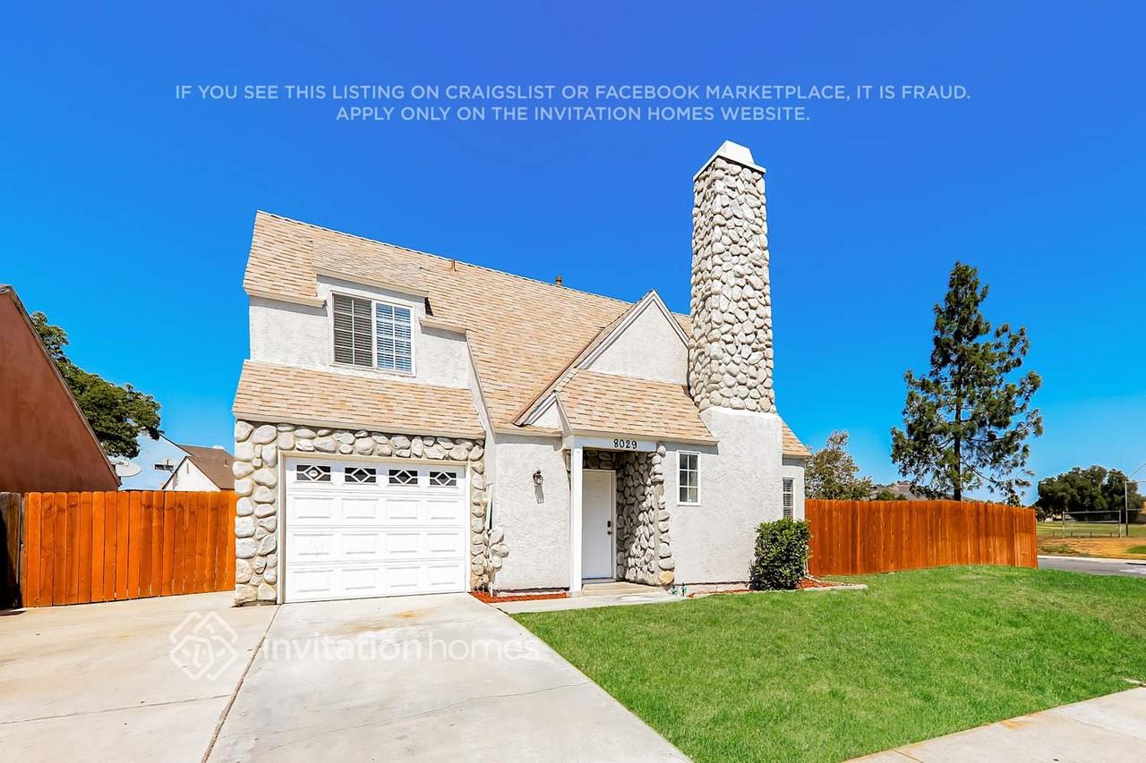 8029 Linares Ave - Photo 4 of 18