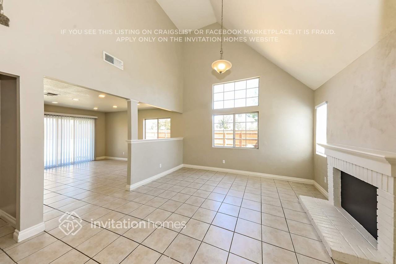 8029 Linares Ave - Photo 5 of 18