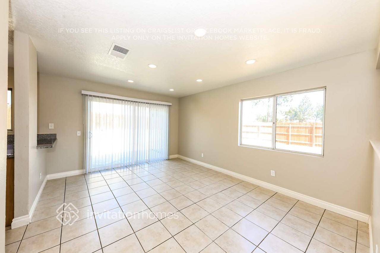 8029 Linares Ave - Photo 7 of 18