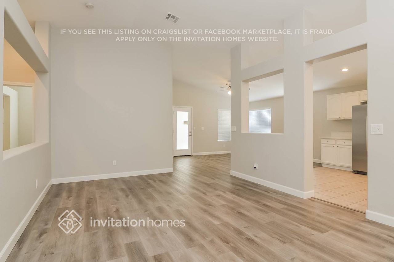 1853 Vista Pointe Ave - Photo 4 of 16