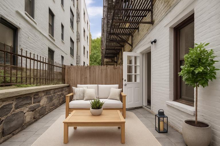 E 25th St #B - Photo 3 of 9