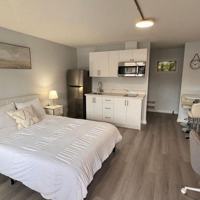 featured image of 8004 Lundy'S Lane