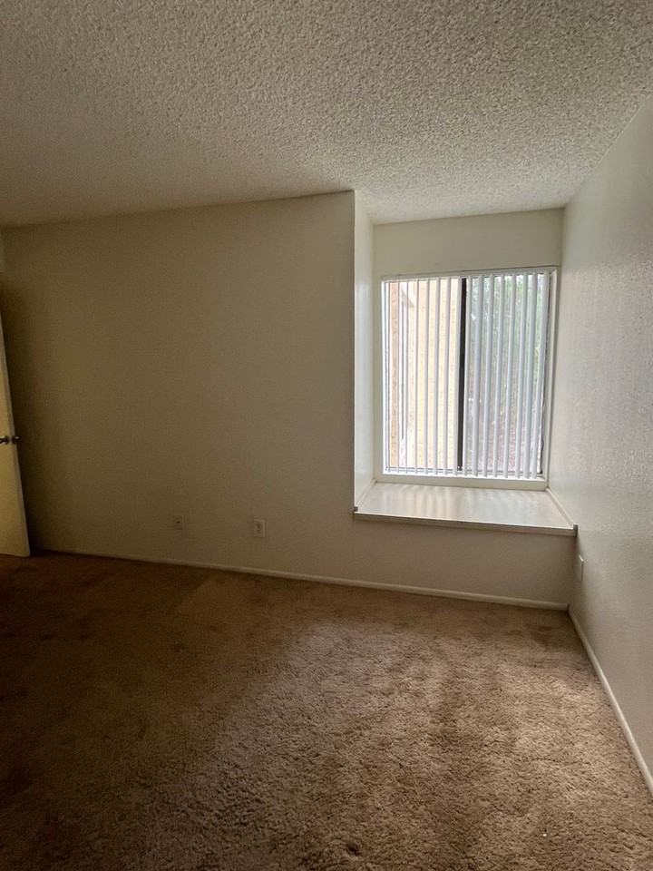 El Diablo Apartments - Photo 3 of 19