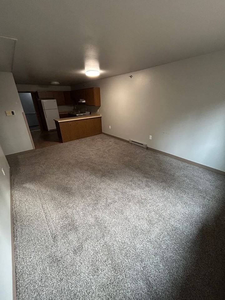 1038 Fond du Lac Ave - Photo 5 of 14