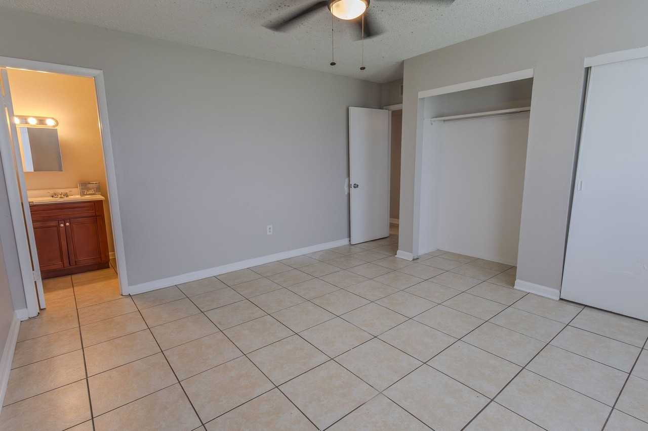 Concord Condominums - Photo 3 of 12