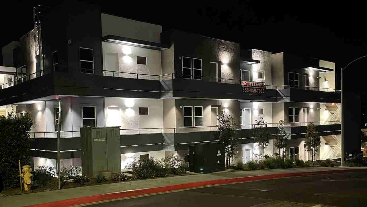 1316 E Grand Avenue - Photo 3 of 23