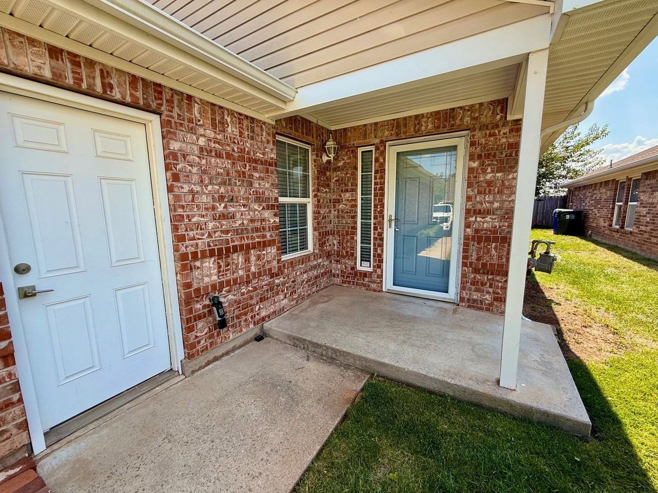 2056 24th Ave Se - Photo 2 of 16