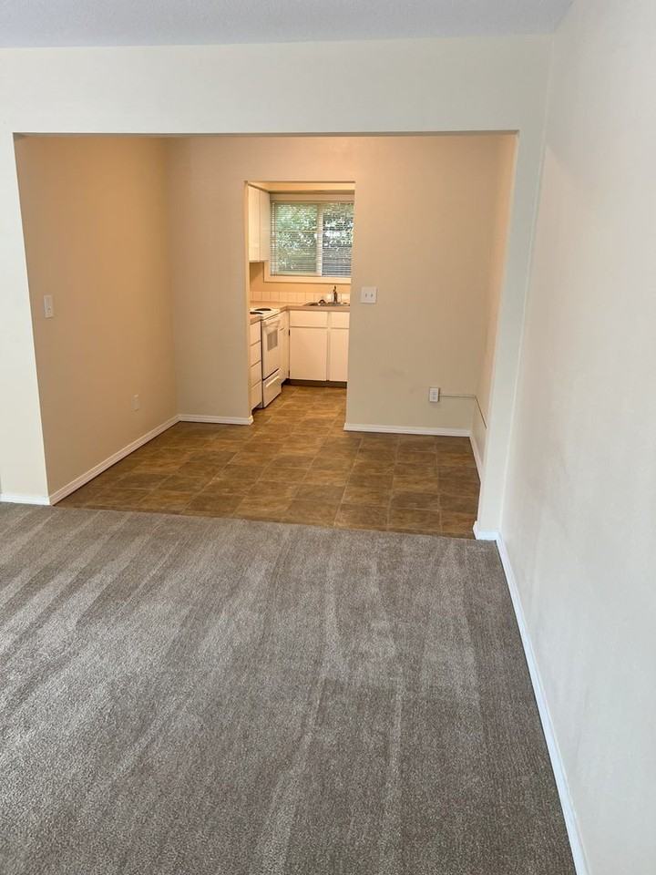 104-Oak Tree Terrace, LLC - Photo 4 of 29